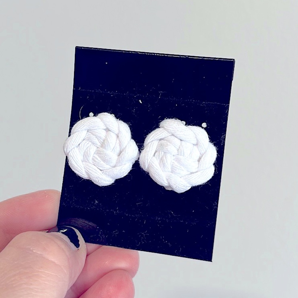 HaNdMaDe BÖHÖ MaCrAmÉ FaNcY mOdErN WoVeN CiRcuLaR EaRrInG sTuDs BuTtErFlY bACkS